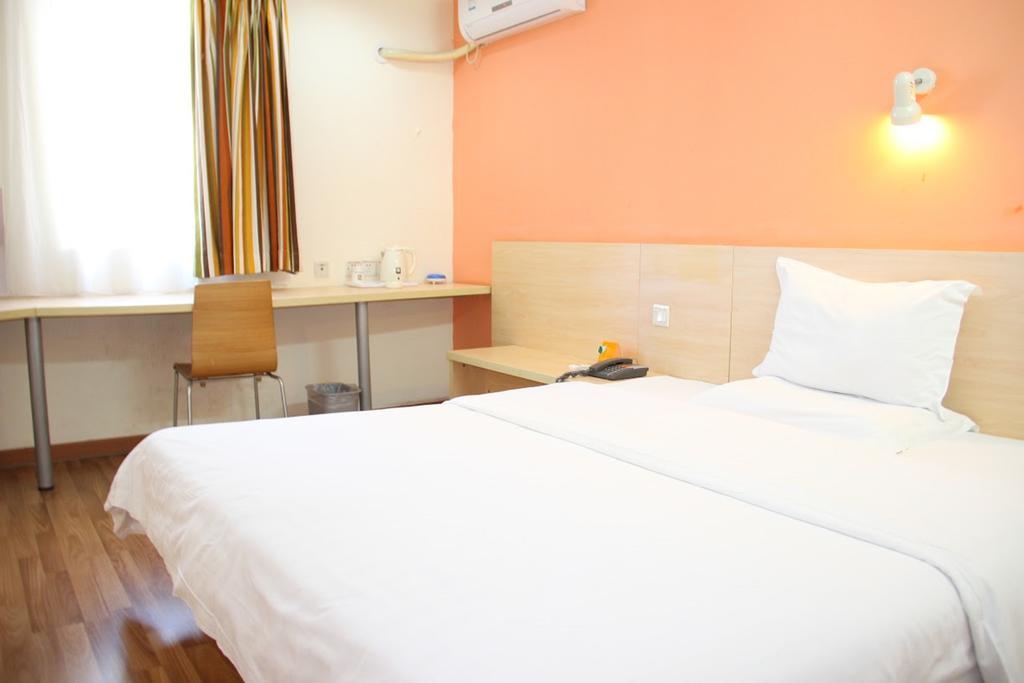 7Days Inn Guangzhou Baiyun International Airport Renhezhen Εξωτερικό φωτογραφία