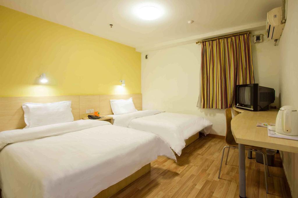 7Days Inn Guangzhou Baiyun International Airport Renhezhen Δωμάτιο φωτογραφία
