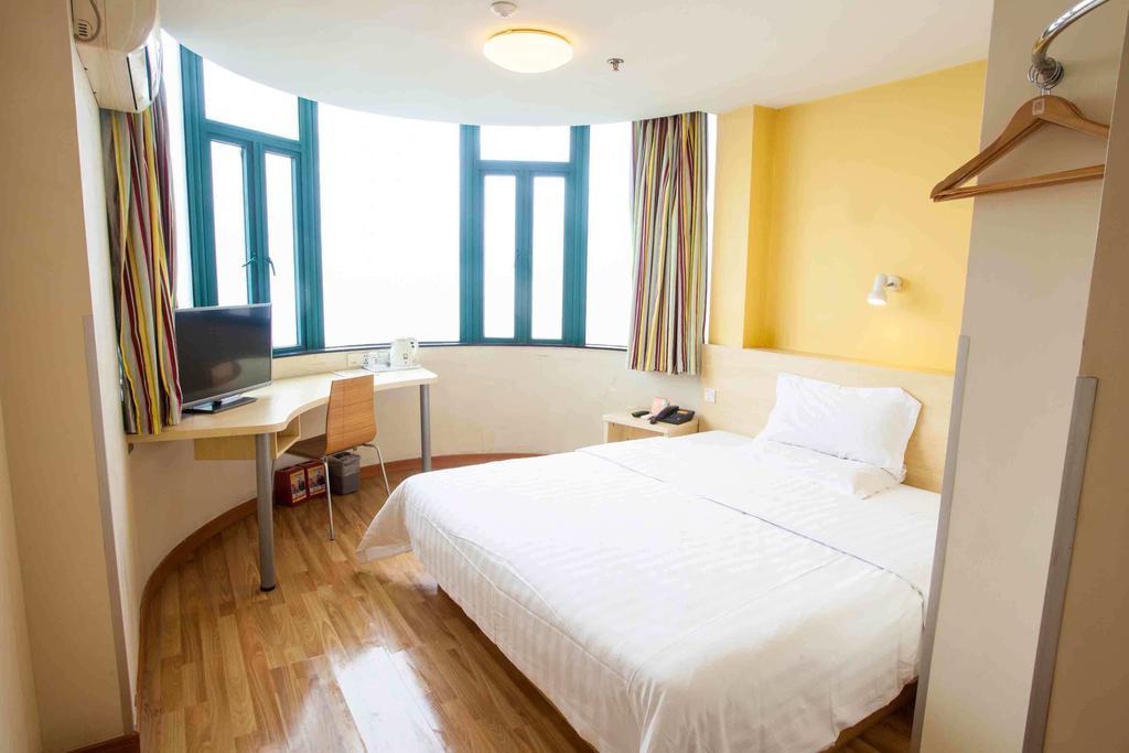 7Days Inn Guangzhou Baiyun International Airport Renhezhen Δωμάτιο φωτογραφία