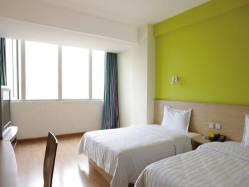 7Days Inn Guangzhou Baiyun International Airport Renhezhen Εξωτερικό φωτογραφία